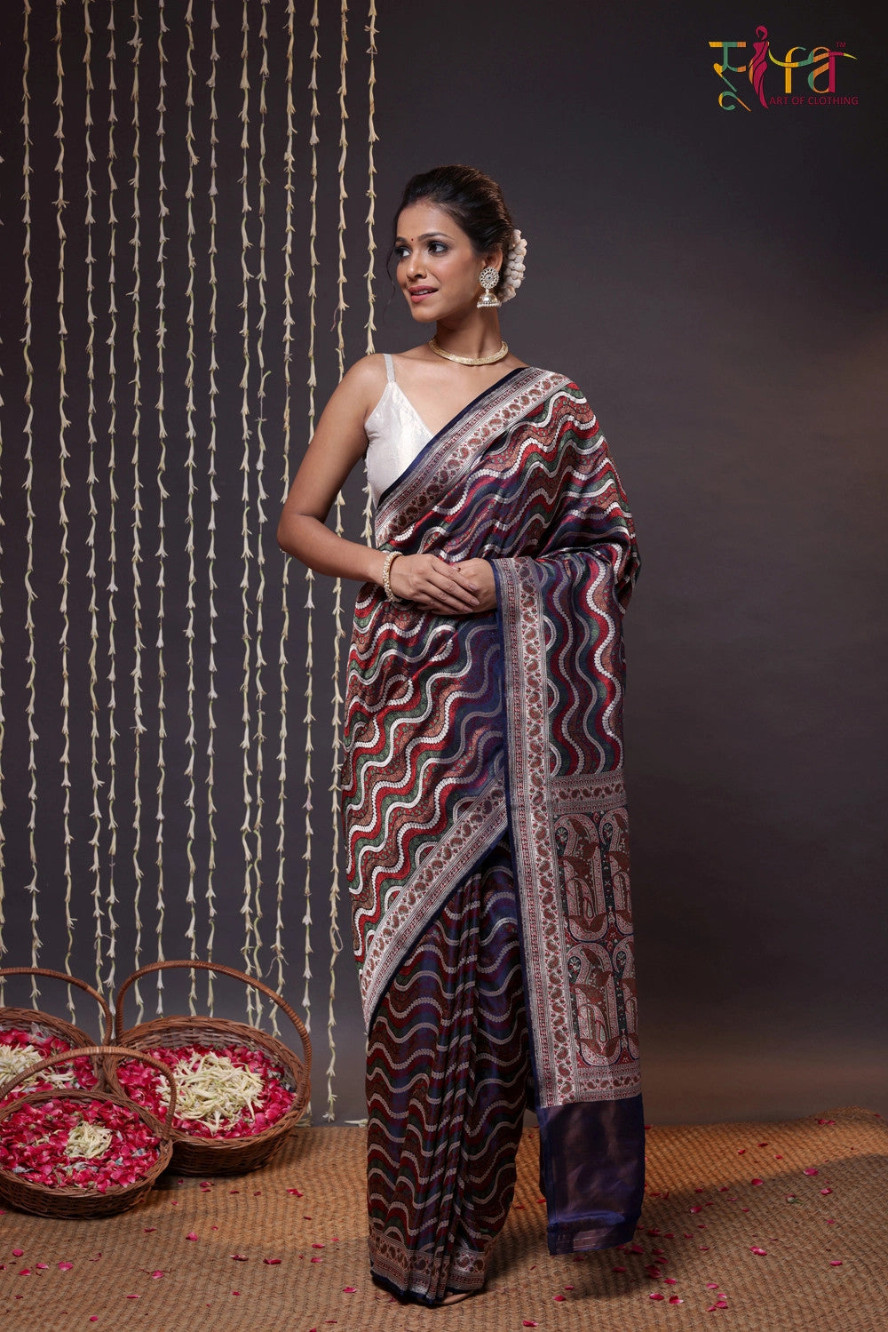 Handloom Navy Blue Tanchoi Silk Banarasi Saree