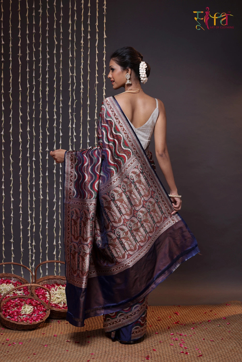 Handloom Navy Blue Tanchoi Silk Banarasi Saree