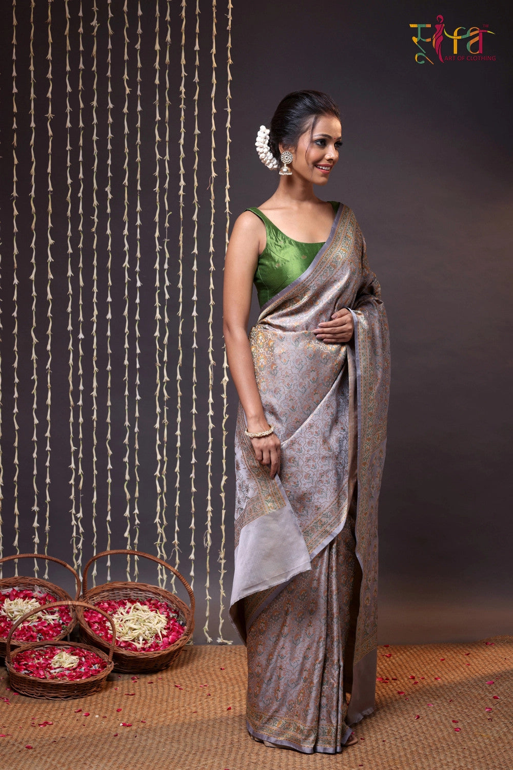 Handloom Grey Pure Silk Tanchoi Banarasi Saree