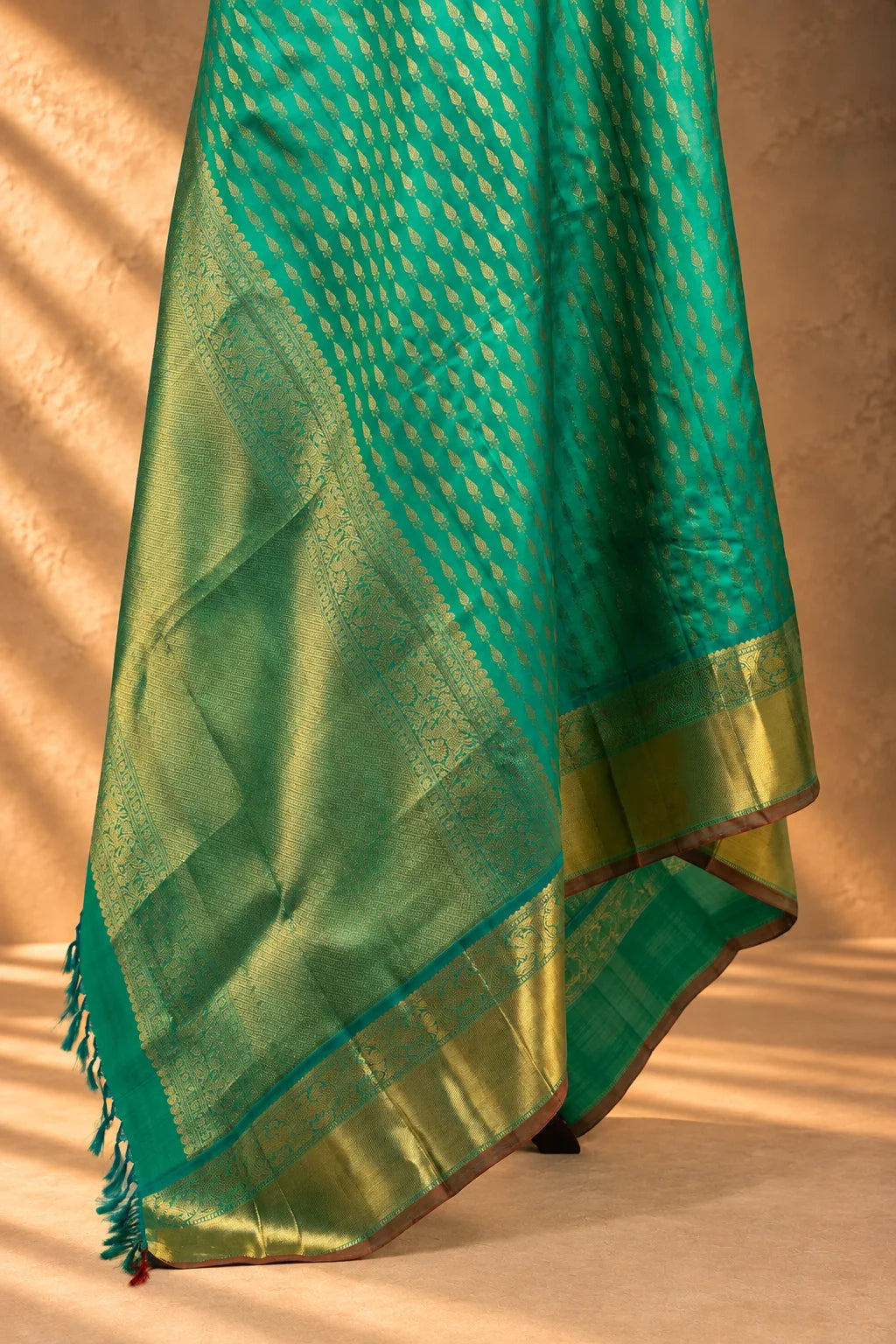 Sea Green Kanjivaram  Pure Silk Zari Leaf Dupatta-Sutra Art of Clothing