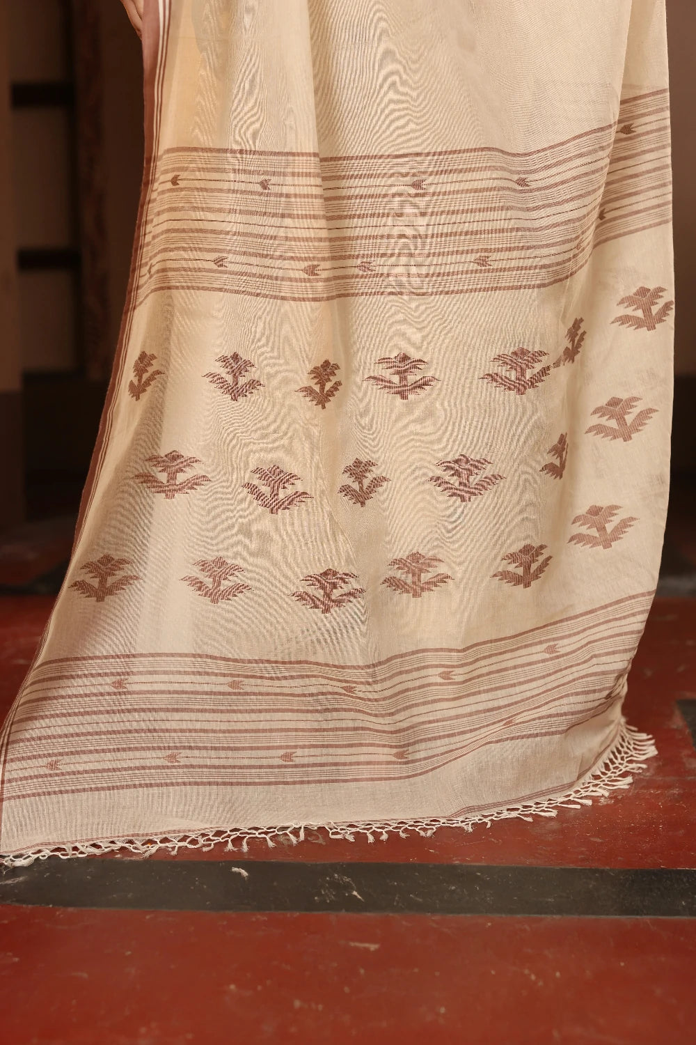 Handloom Beige Pure Cotton Jamdani Saree