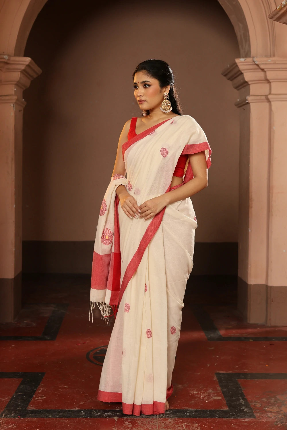 Handloom Red and White Pure Cotton Jamdani Saree