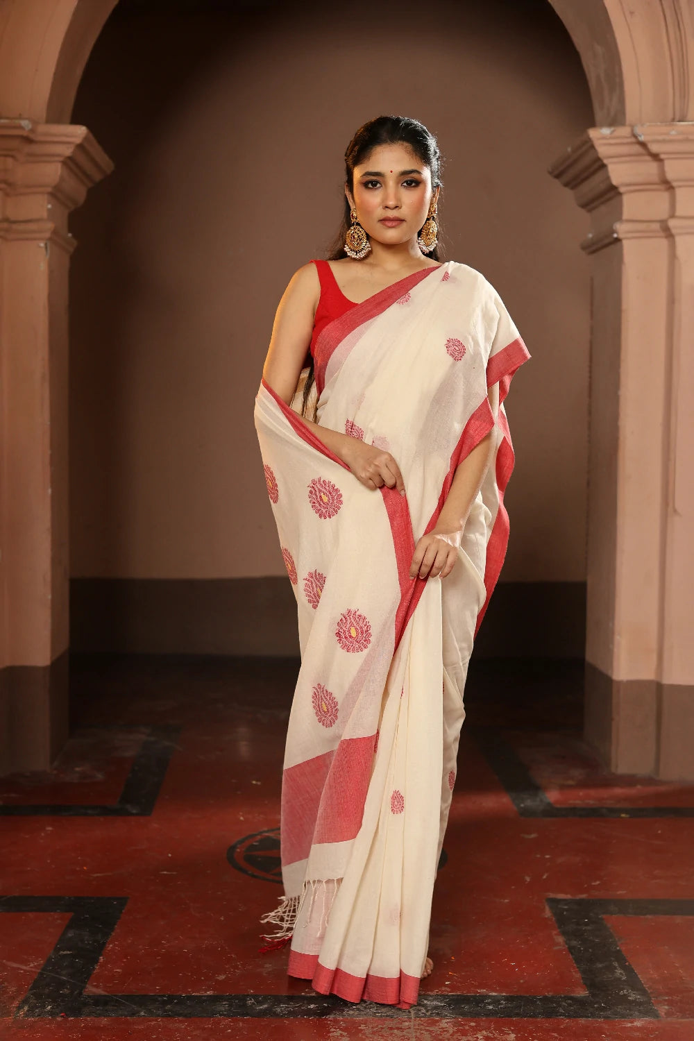 Handloom Red and White Pure Cotton Jamdani Saree