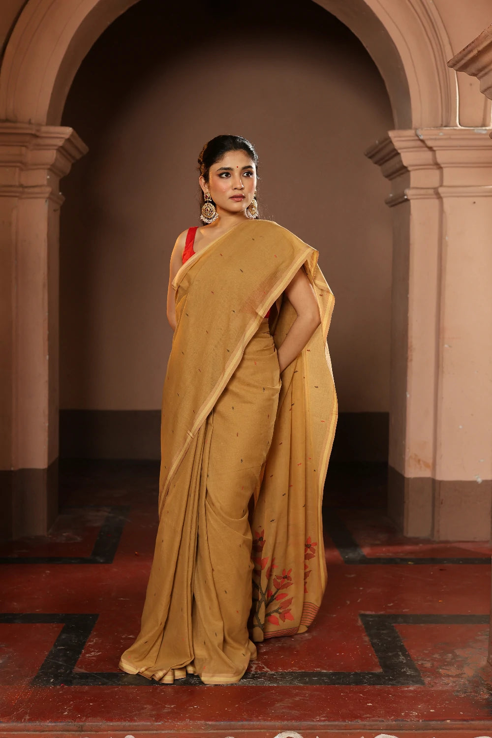 Handloom Peanut Brown Pure Cotton Jamdani Saree