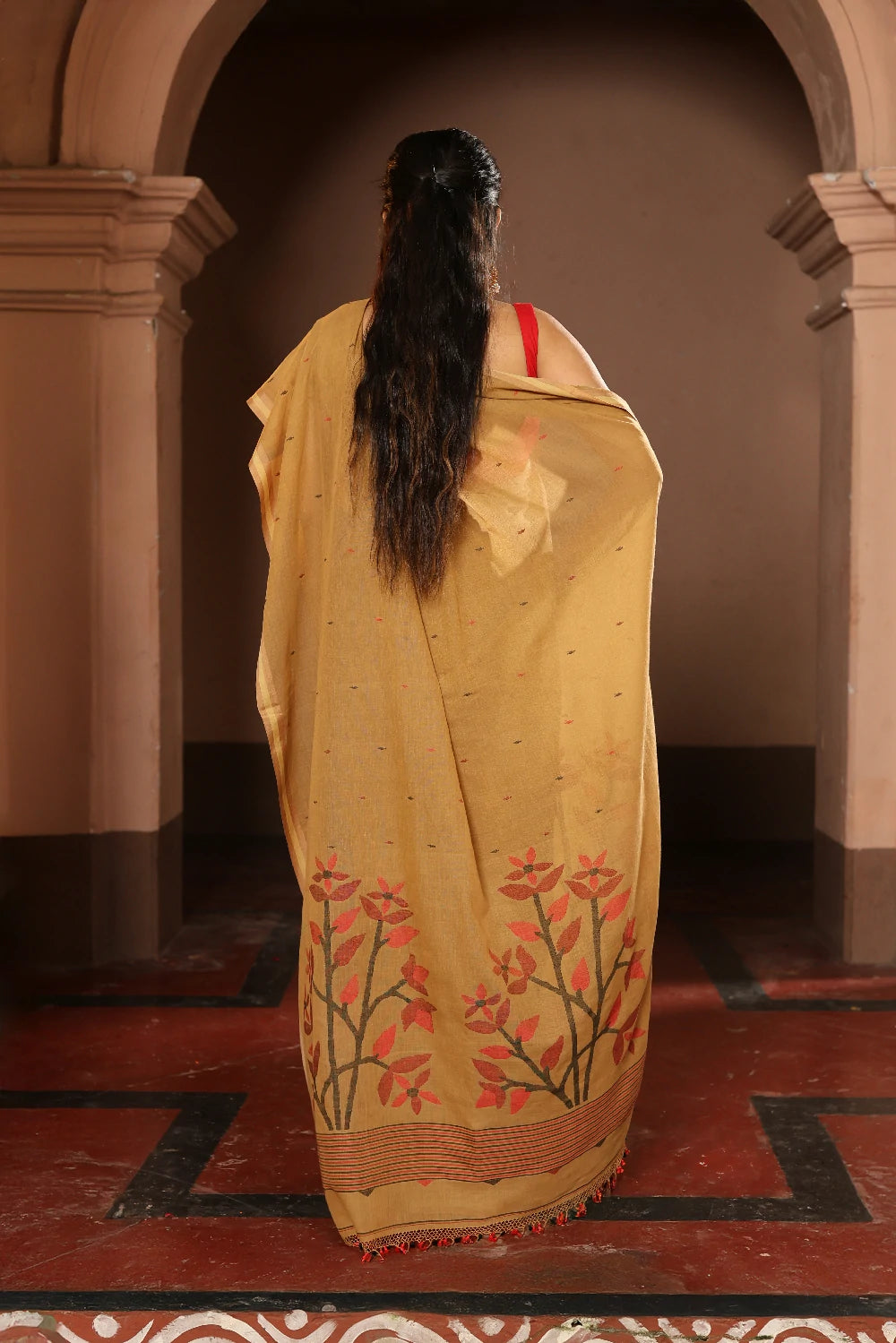 Handloom Peanut Brown Pure Cotton Jamdani Saree