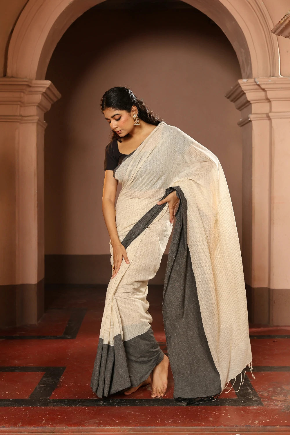 Handloom Off White Stripes Pure Cotton Saree with Grey Border