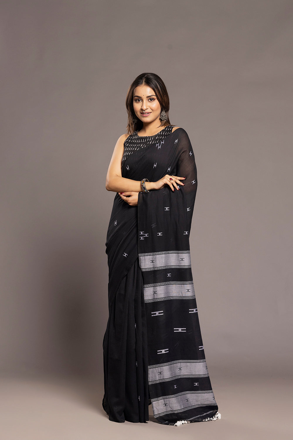 Handloom Black & White Soft Cotton Jamdani Saree