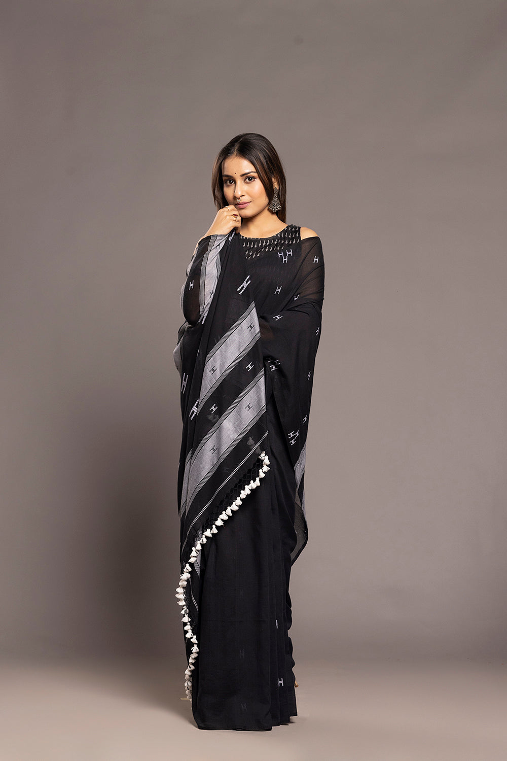 Handloom Black & White Soft Cotton Jamdani Saree