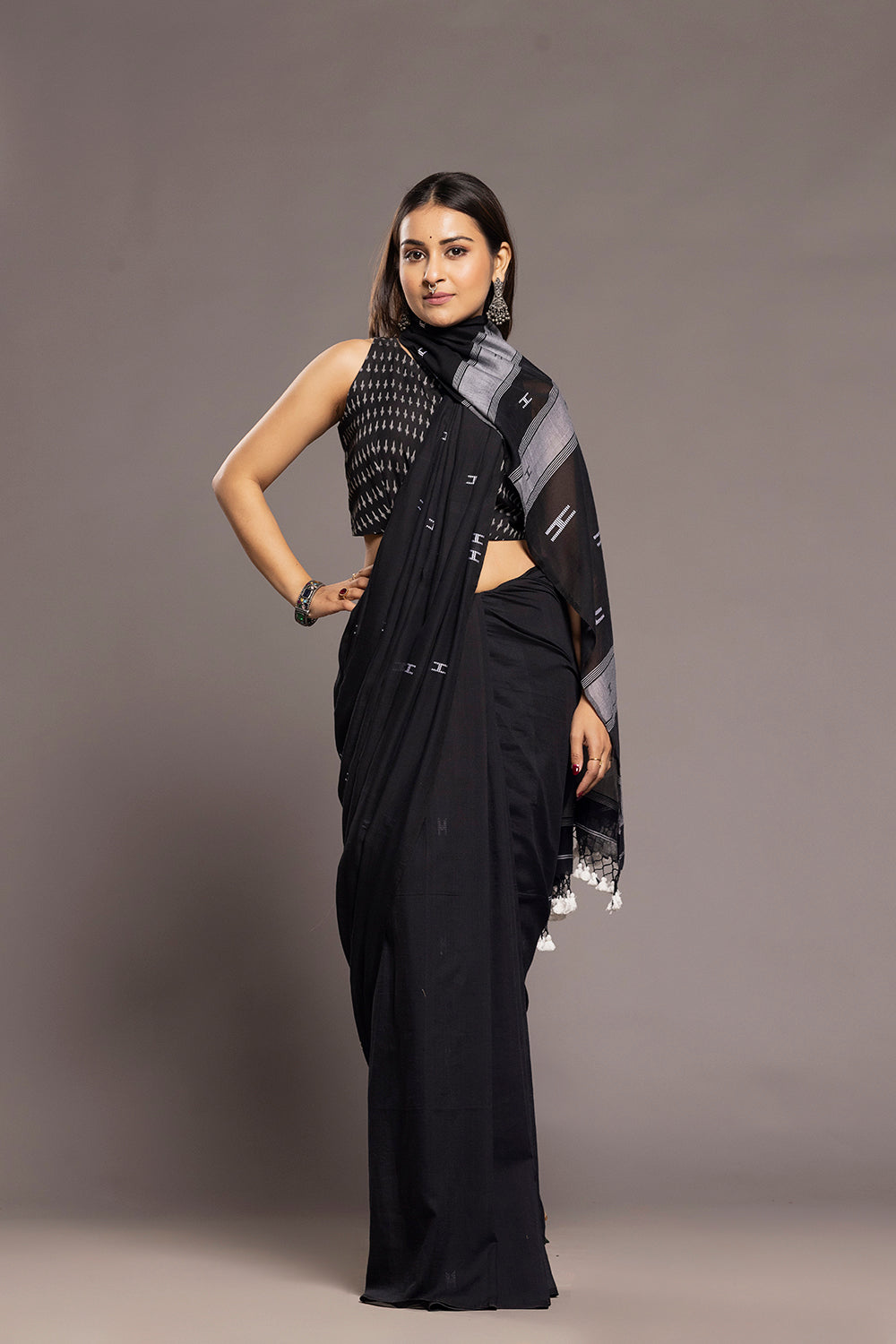 Handloom Black & White Soft Cotton Jamdani Saree