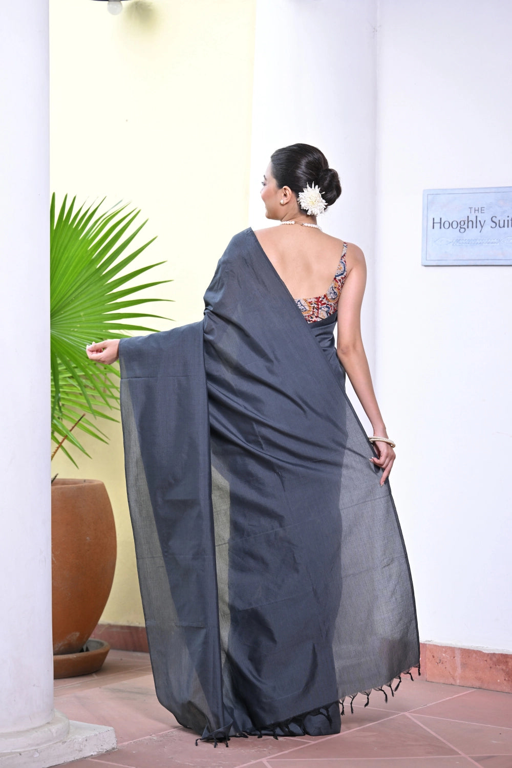 Handloom Cotton Charcoal Grey Solid Colour Saree