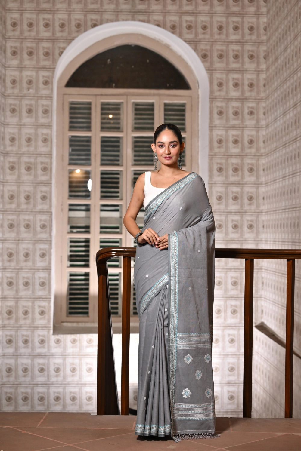 Handloom Grey Jamdani With Blue Motifs Saree