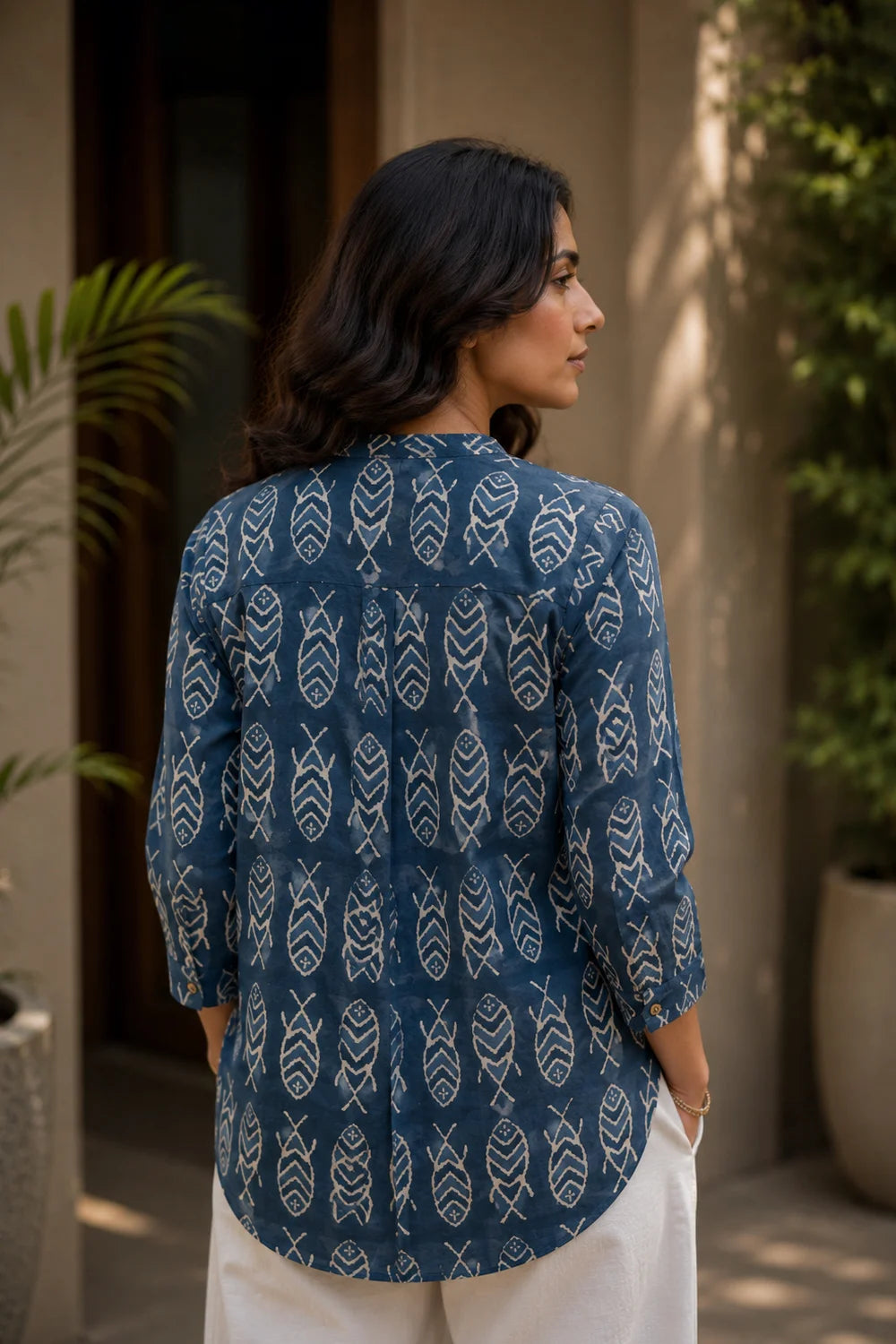 back-view-of-dark-blue-pure-cotton-fish-block-print-top