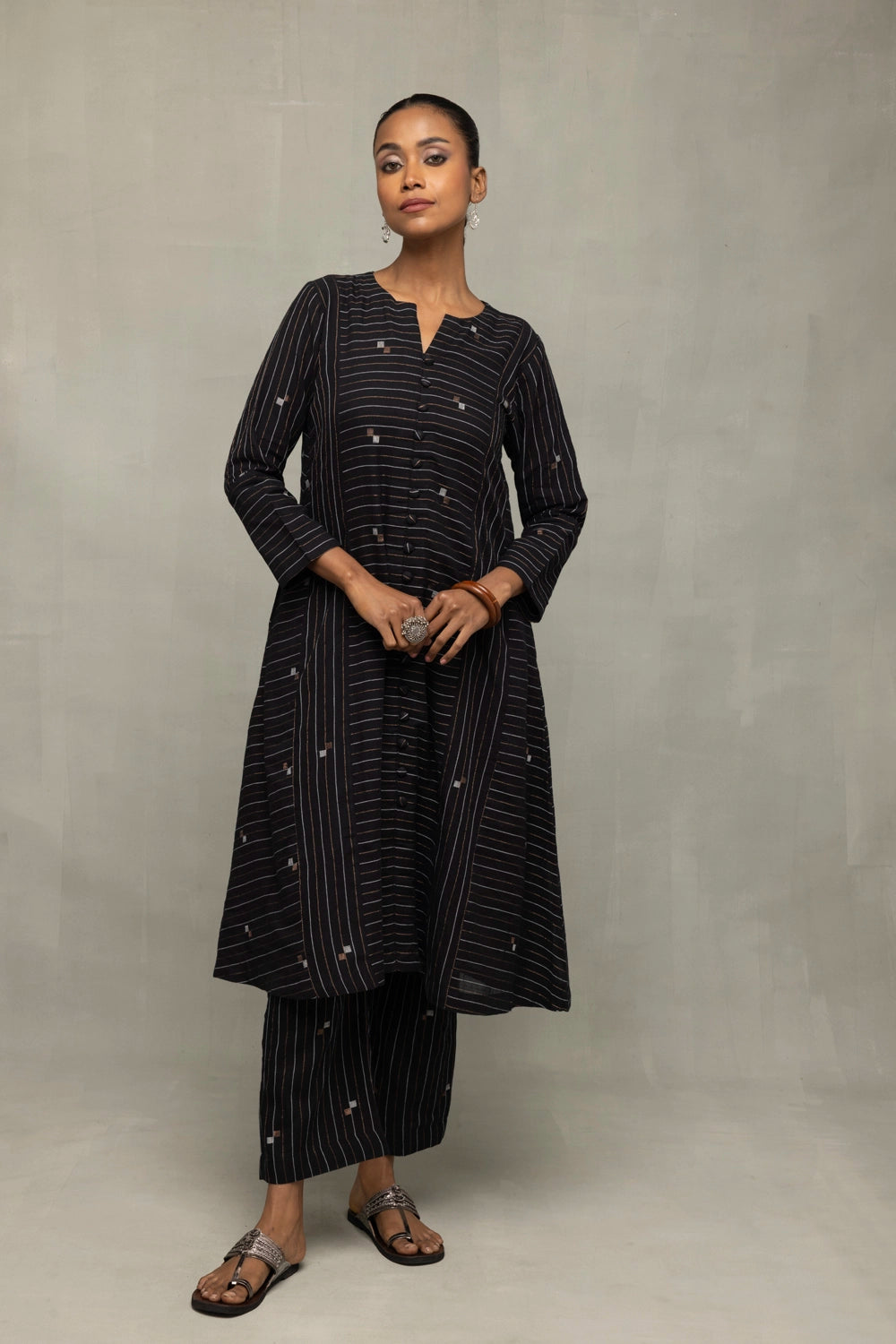 Black Handwoven Jamdani Co-ord Set with Metallic Bronze Silver Zari Motifs