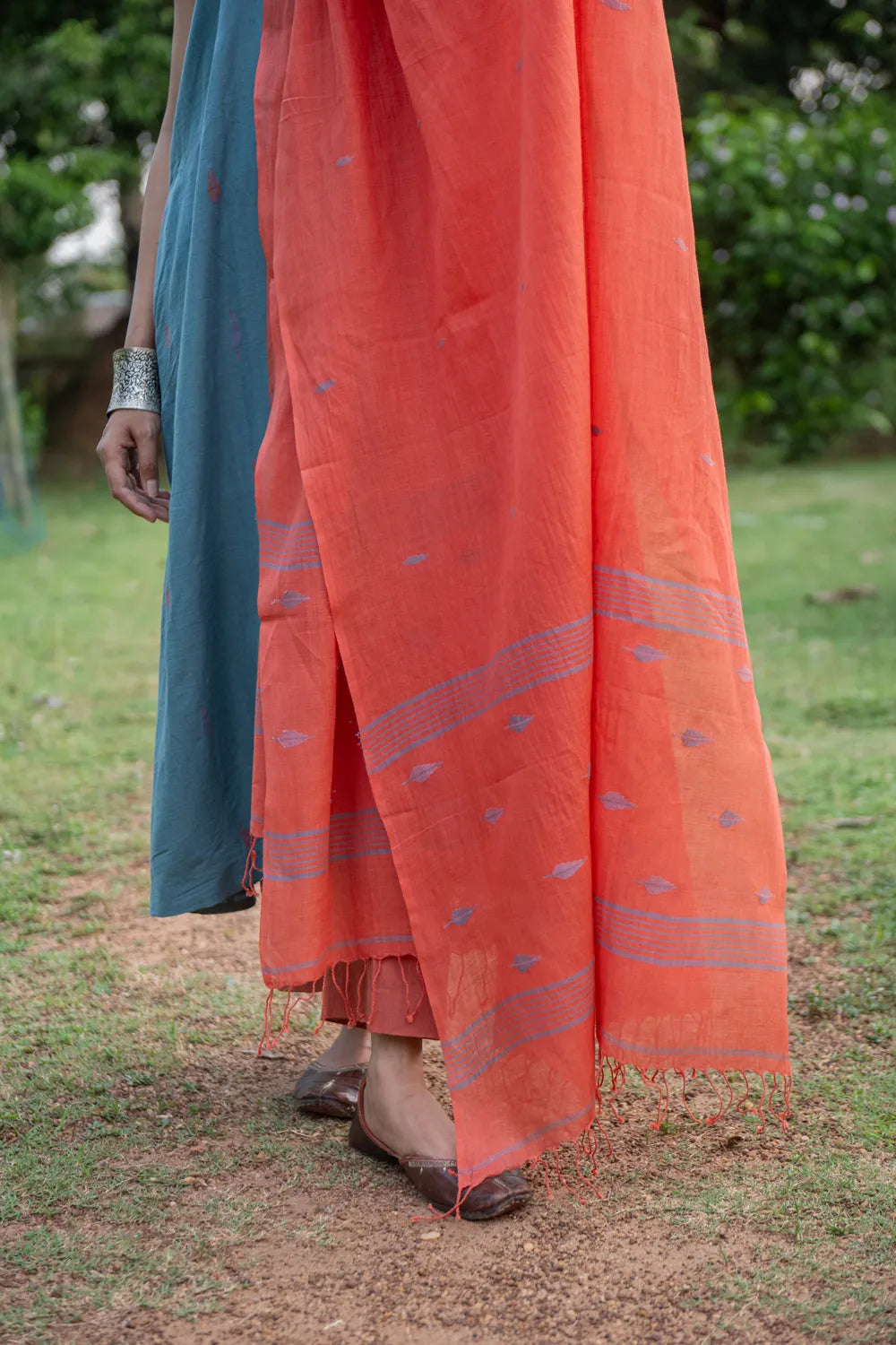 Handloom Grey Pure Cotton Jamdani Kurta Set With Dupatta
