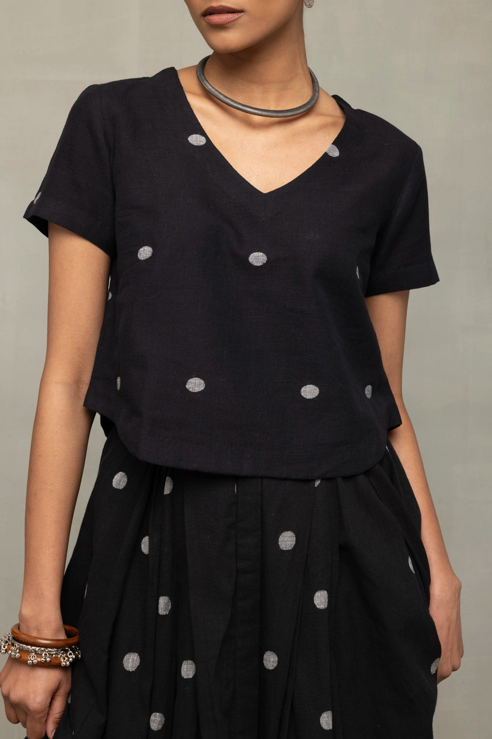 festive-and-ethnic-wearElegant Black Polka Jamdani Skord