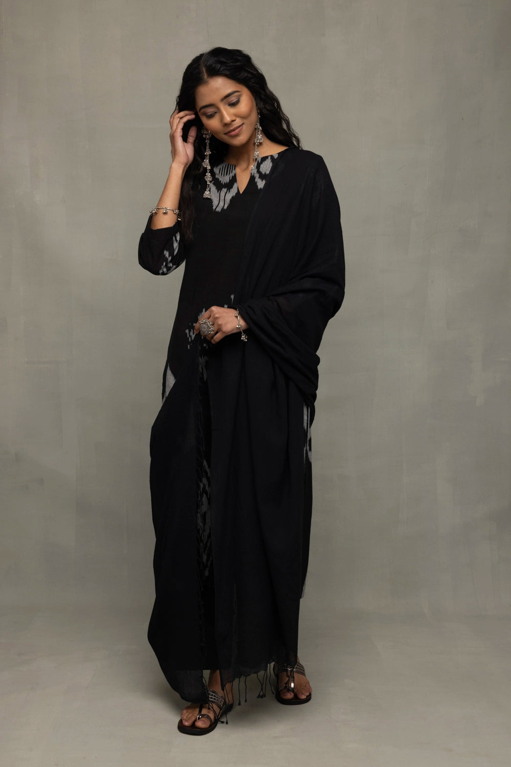 Everydaywear Handloom Black Ikat Abstract Straight Fit Kurta Set with Dupatta