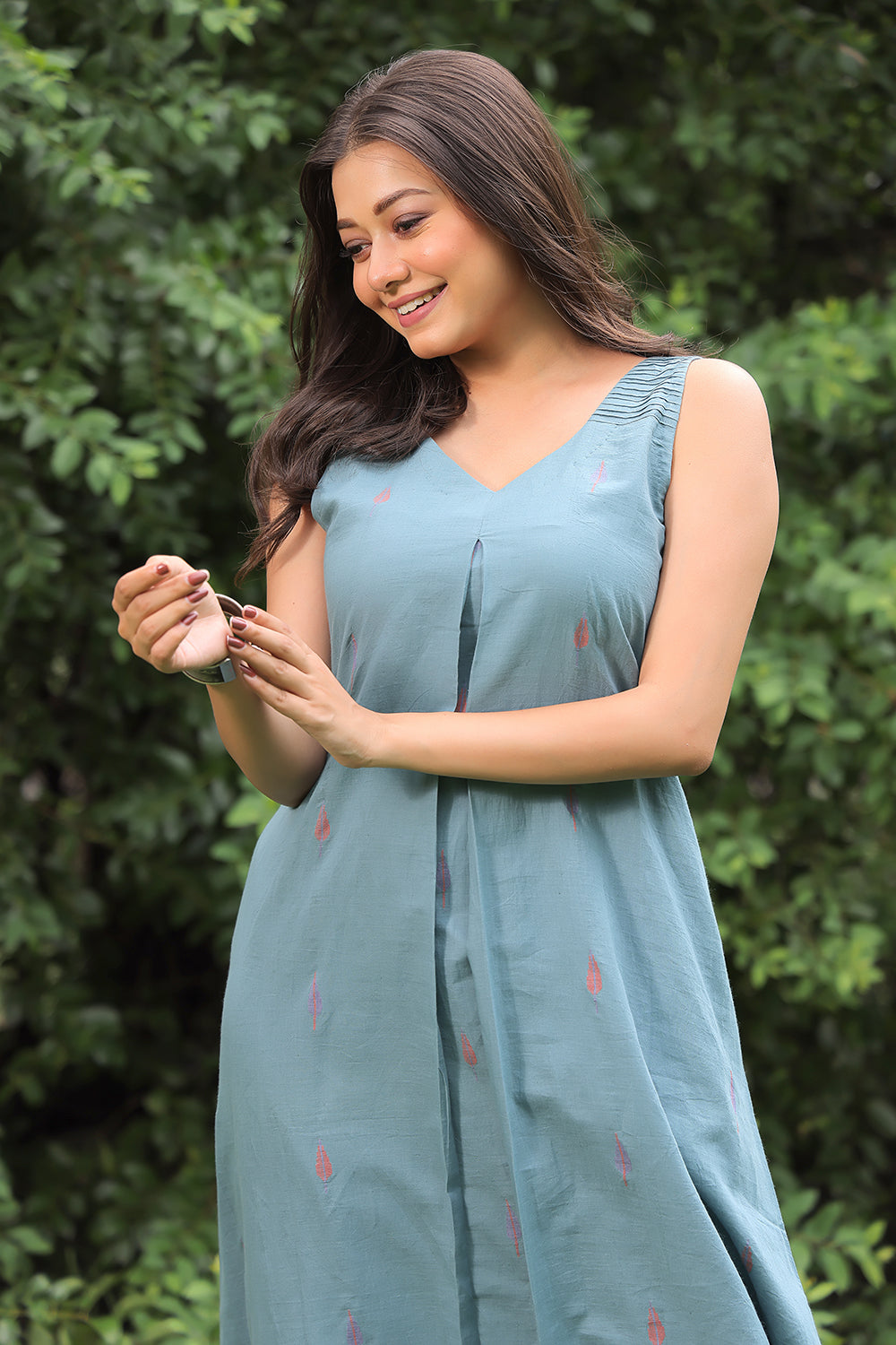 Grey Handloom Jamdani Kurta Set with Side Slits for Casual Wear