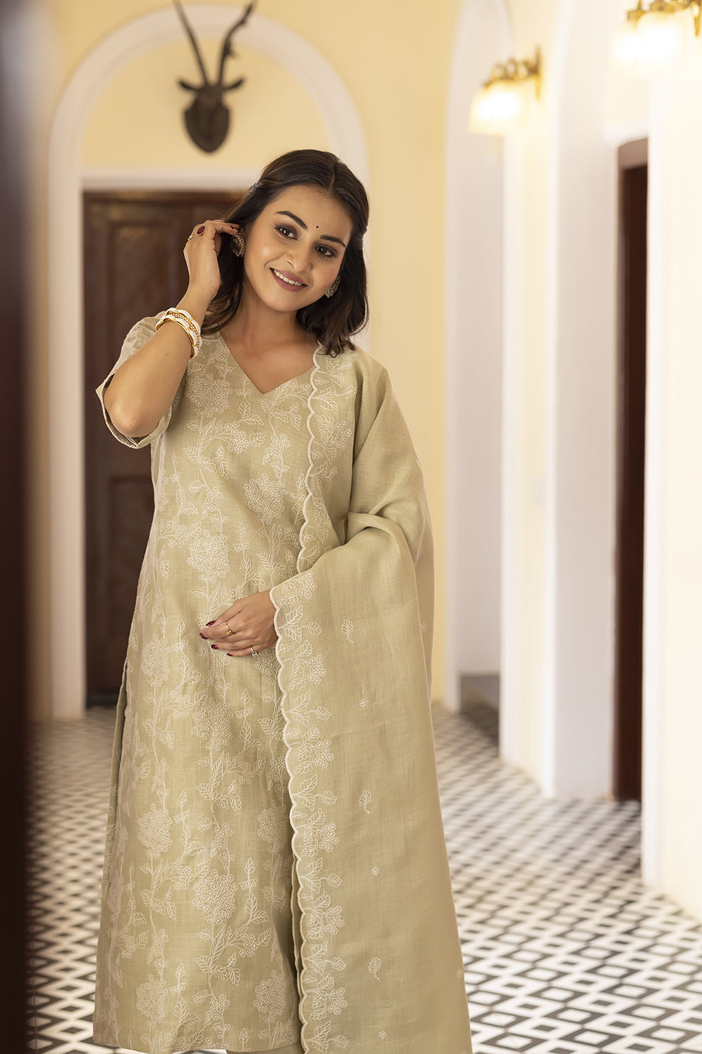 Handcrafted Green Linen Embroidered Kurta Set with Dupatta