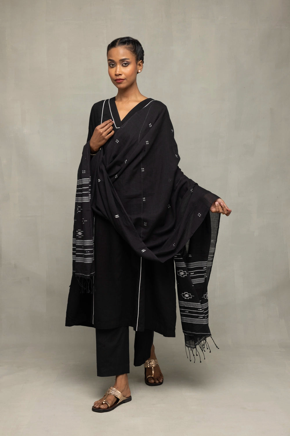 Handwoven Black Relaxed Fit Kurta Set with White Piping and Jamdani Dupatta