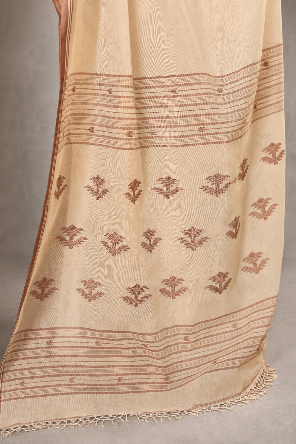 Handloom Beige Pure Cotton Jamdani Saree