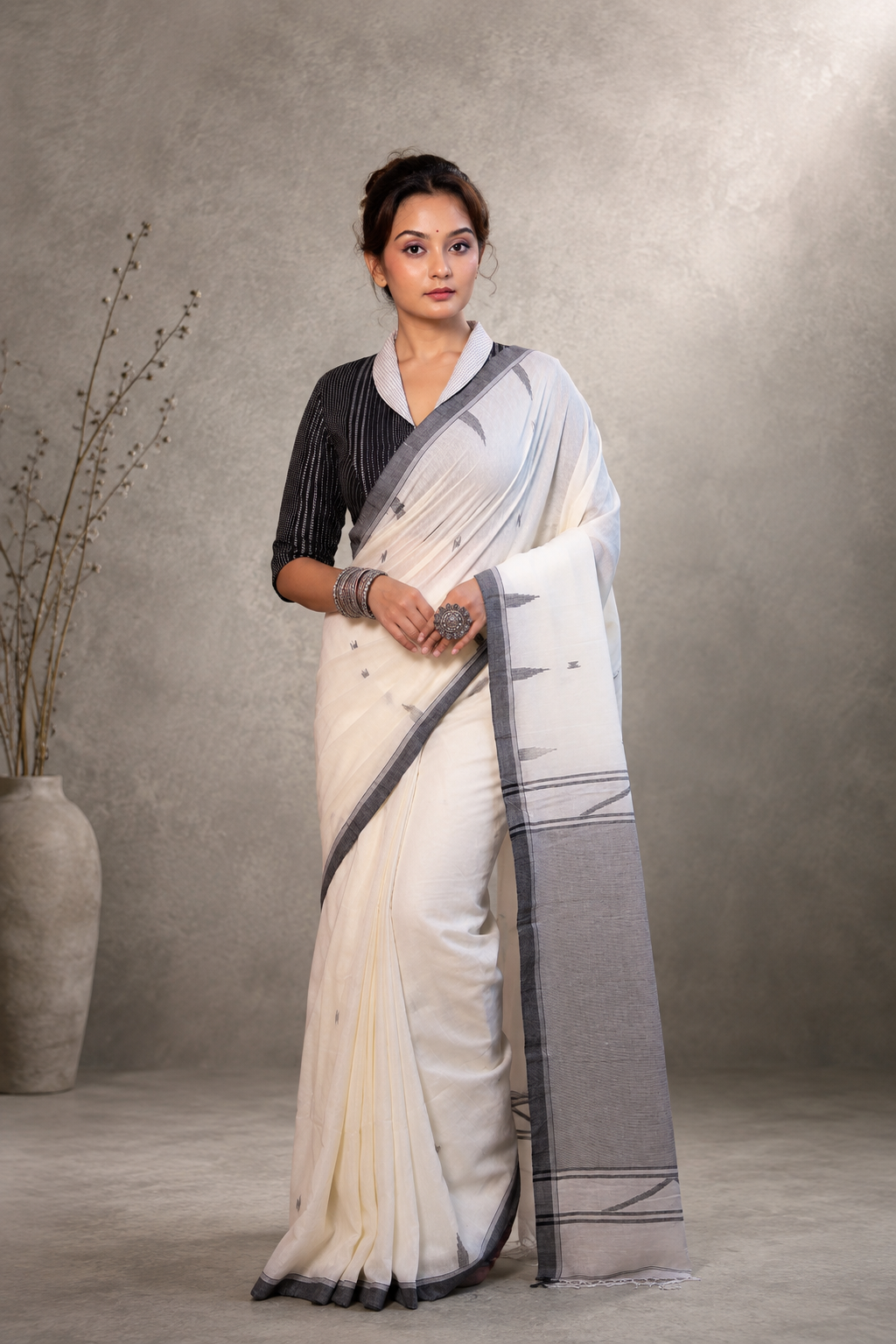 Ivory Jamdani saree pallu with traditional woven motifs