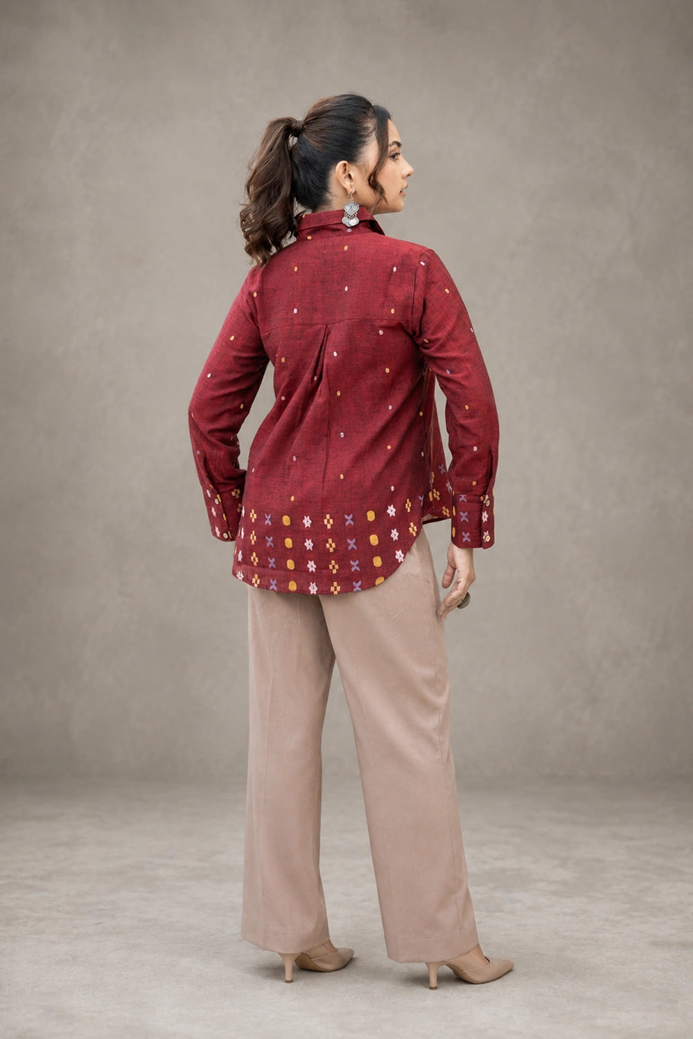 Back view of maroon handwoven pure cotton Jamdani shirt
