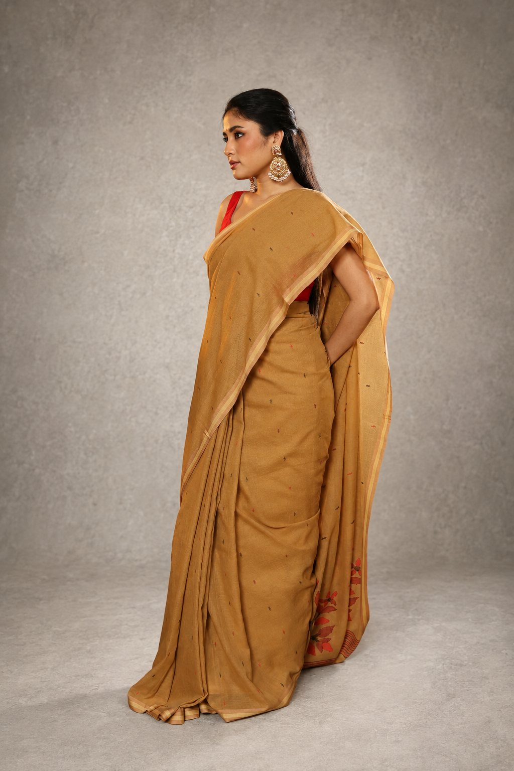 Pallu detail of peanut brown pure cotton Jamdani saree