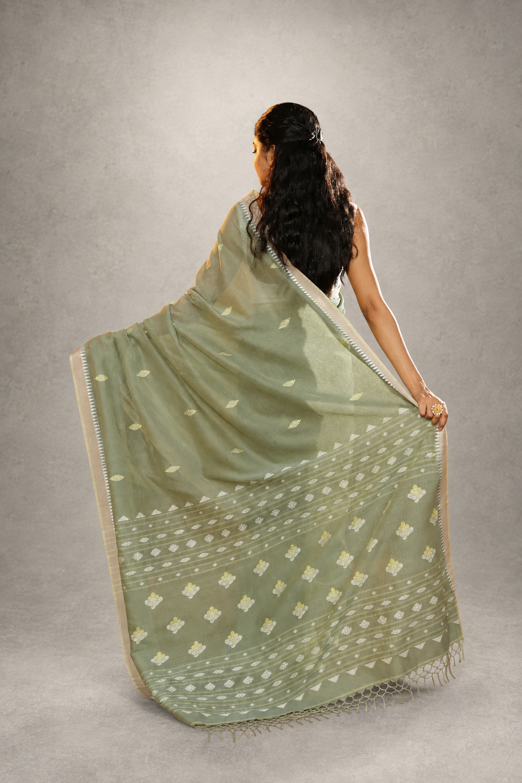 Border detail of pistachio green pure cotton Jamdani saree