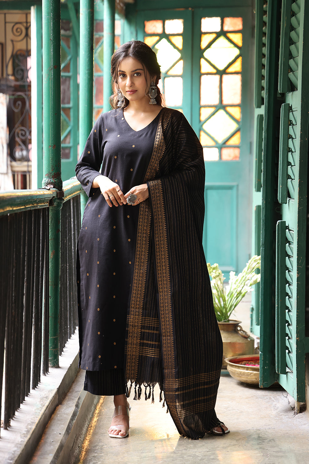 Black Pure South Cotton Zari Kurta Set With Dupatta