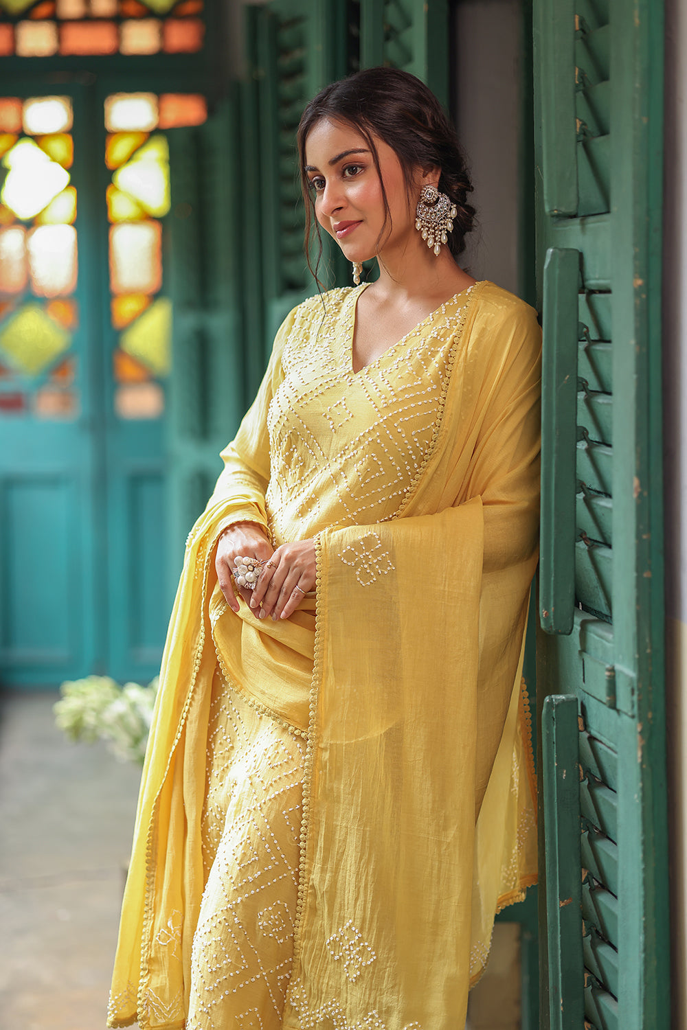 Soft Yellow Mul Chanderi Hand Knotted Bandhani Kurta Set With Dupatta