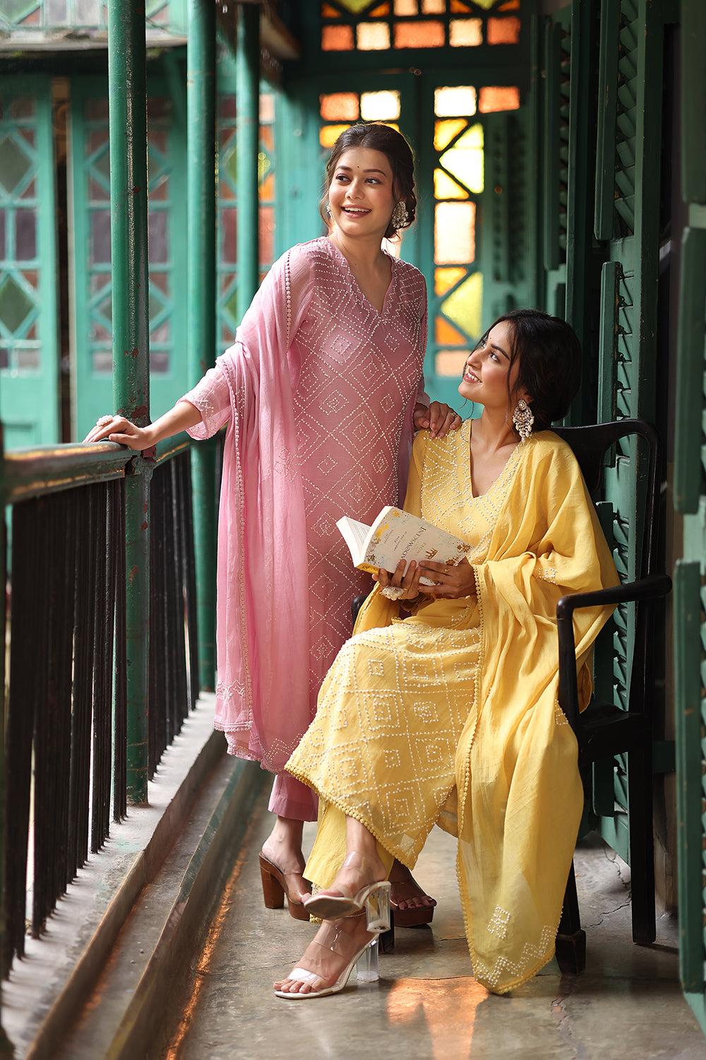 Soft Yellow Mul Chanderi Hand Knotted Bandhani Kurta Set With Dupatta