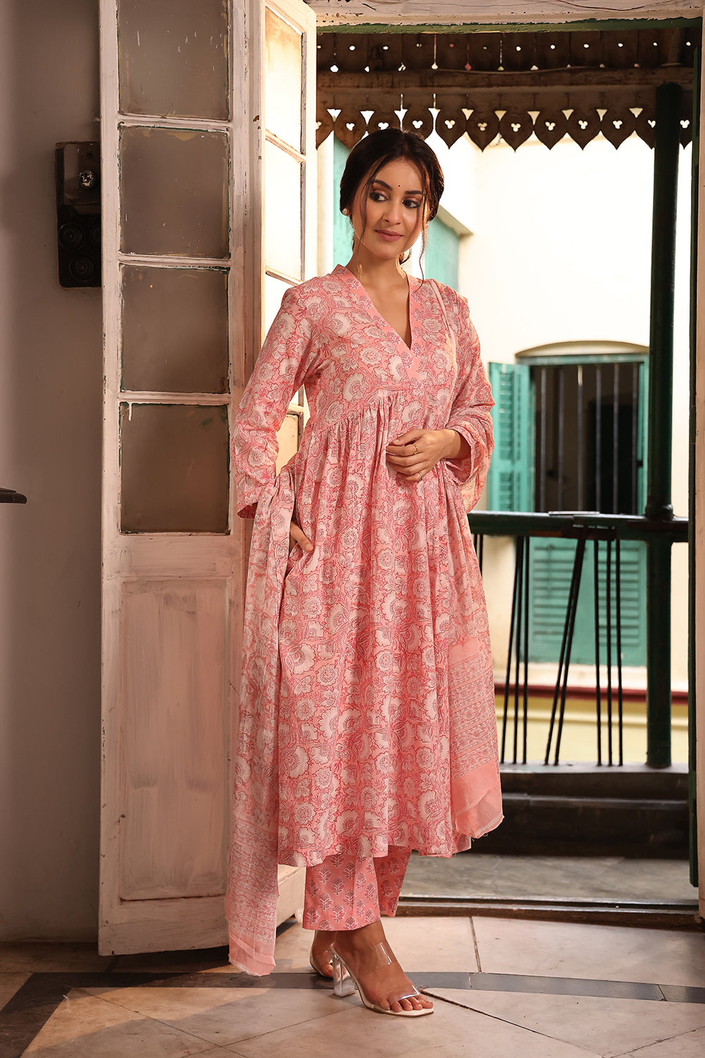 Traditional Baby Pink Pure Cotton Small Floral Block Print Kurta Set for Ethnic Wear