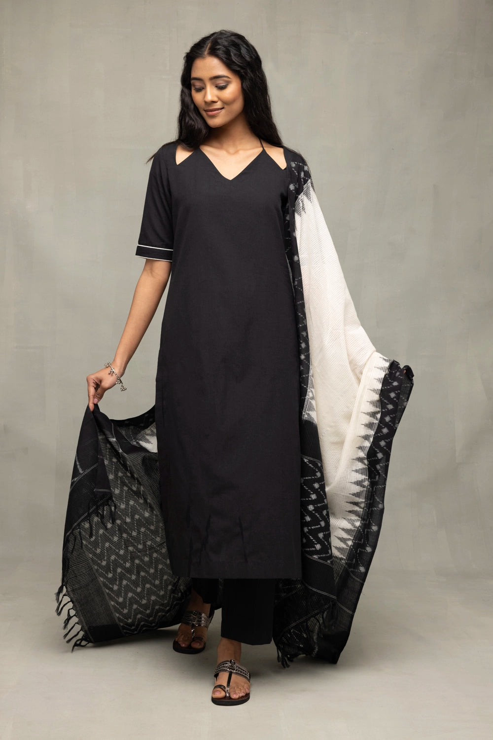 Traditional Black Handloom Kurta Set with Ikkat Dupatta for Ethnic Wear
