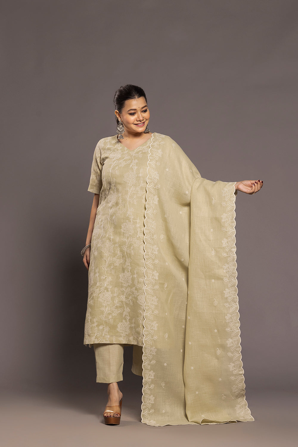 Traditional Green Linen Embroidered Kurta Set with Dupatta for Ethnic Wear