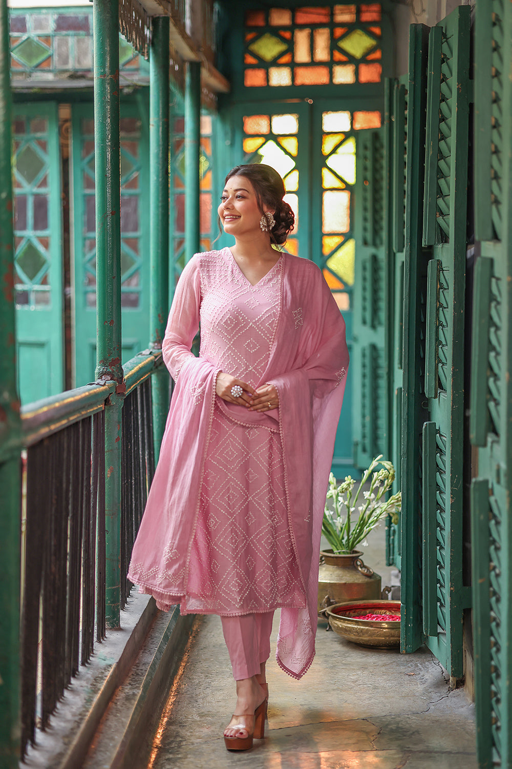 Traditional Pastel Pink Hand Knotted Bandhani Chanderi Kurta Set for Ethnic Wear